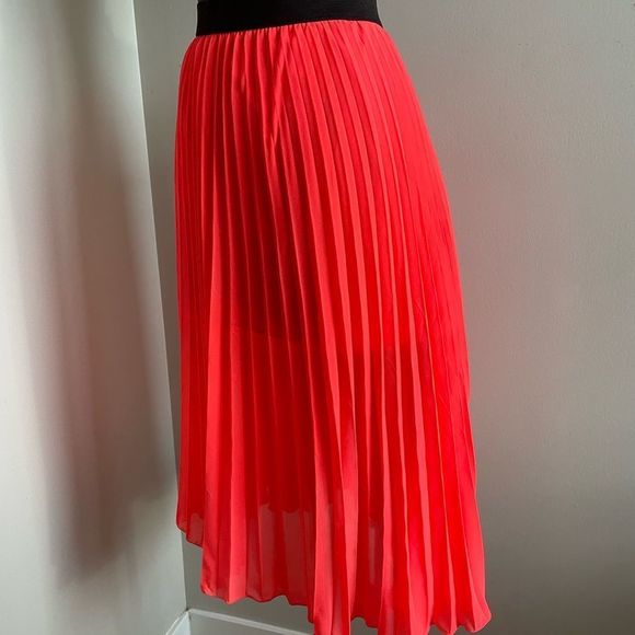 🖤 Neon Coral Plisse Midi - Picture 5 of 10